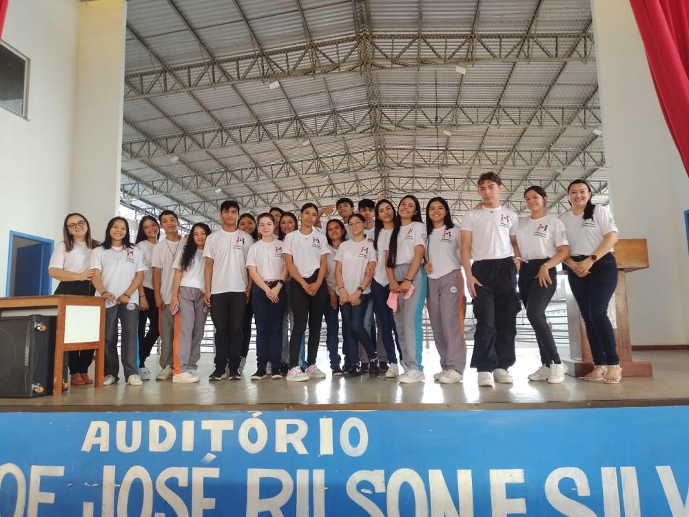 Estudantes de Urucará desenvolvem projeto solidário de arrecadação e doação de alimentos