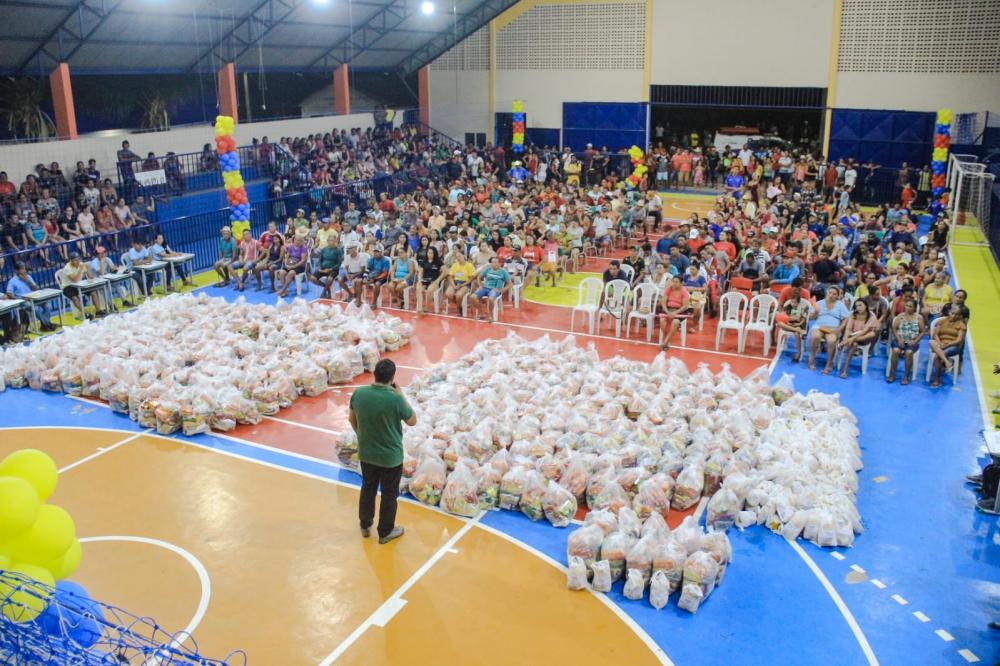 Bi Garcia entrega 800 cestas básicas no Caburi ao concluir a primeira etapa da Operação Estiagem