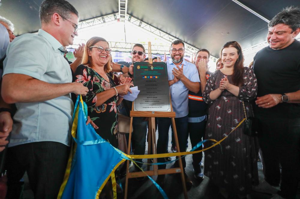 Em inauguração do complexo viário, Wilson Lima renova convênio que garante o Passe Livre Estudantil