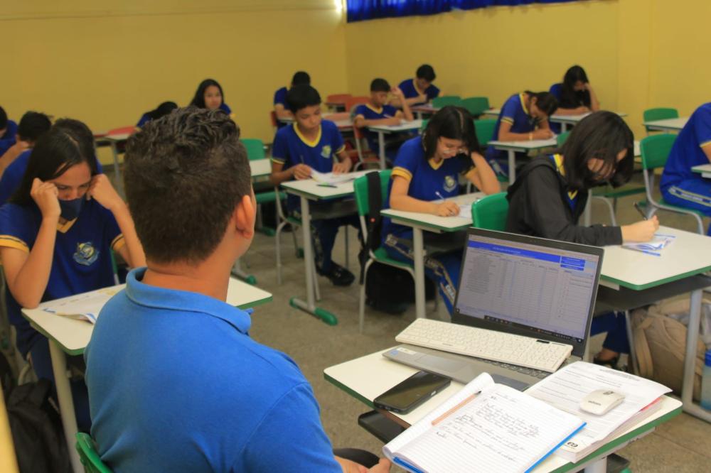 Parintins lança Processo Seletivo com 1.285 vagas na área da Educação