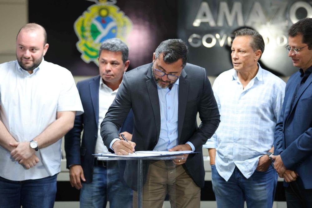 Wilson Lima credencia construtoras para oferta de 1,1 mil apartamentos que terão entrada subsidiada pelo Estado