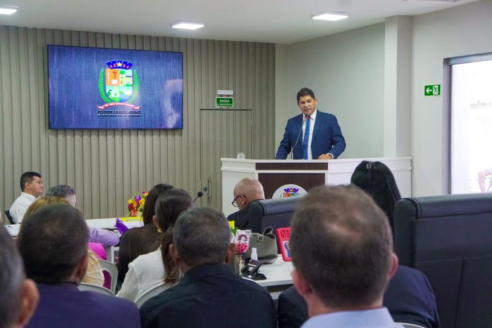 Na leitura da sua última mensagem anual como prefeito, Bi Garcia enaltece avanços de Parintins