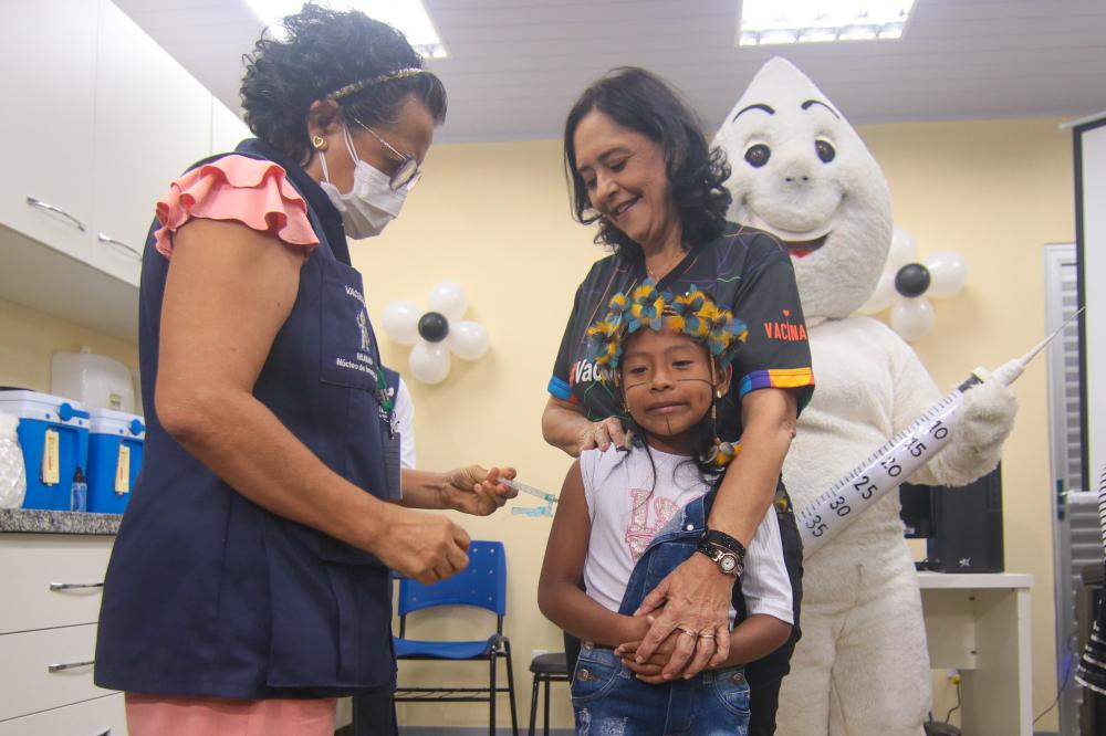 Prefeitura abre vacinação contra a dengue com a meta de alcançar mais de 60 mil crianças em Manaus
