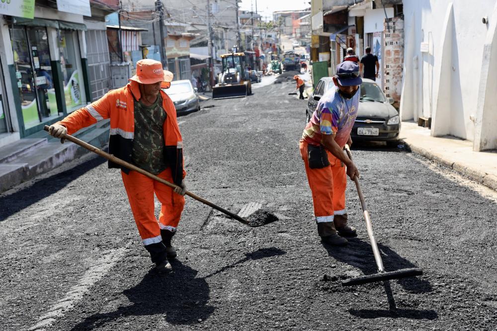 Pacote de obras da Prefeitura de Manaus acaba com alagamentos e restaura pavimento em ruas da zona Oeste