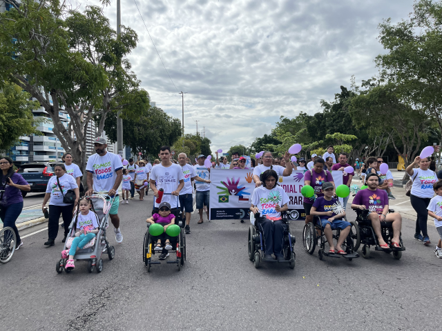 Caminhada e orientações marcam ação de conscientização sobre doenças raras no Amazonas