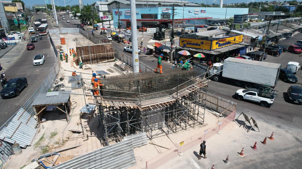 Em Manaus, obras do complexo viário Rei Pelé chegam a 40% com implantação de última viga