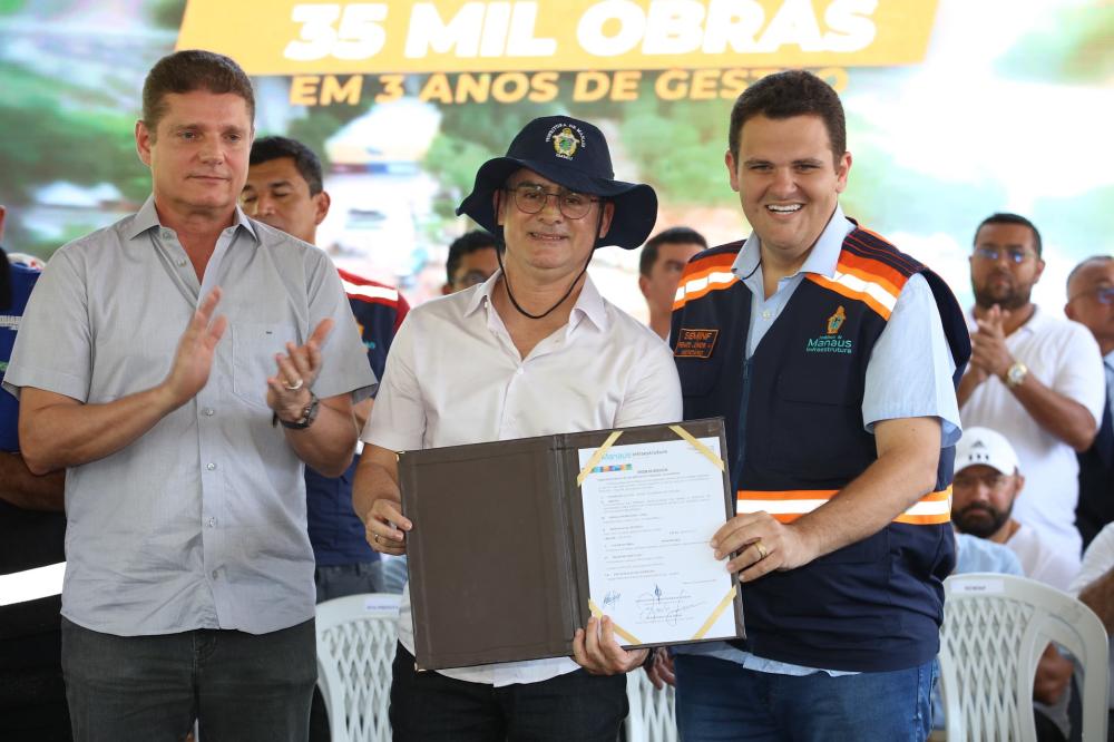 David Almeida assina ordem de serviço para construção de viaduto que vai interligar avenidas Ephigênio Salles e Governador José Lindoso