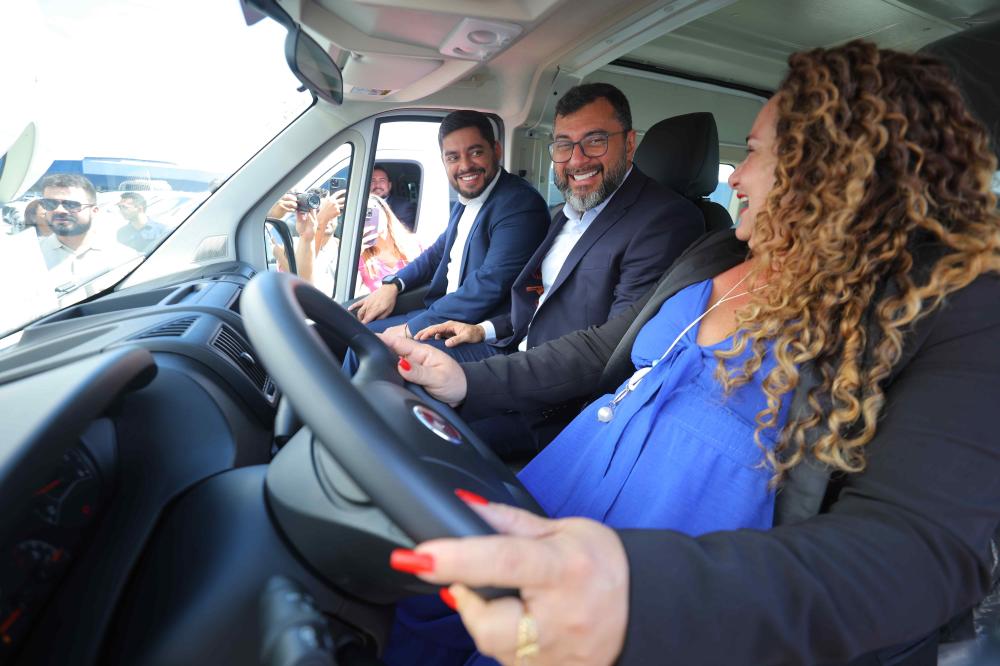 Com R$ 7,6 milhões em investimentos, Wilson Lima entrega novos veículos e equipamentos para unidades da UEA na capital e interior