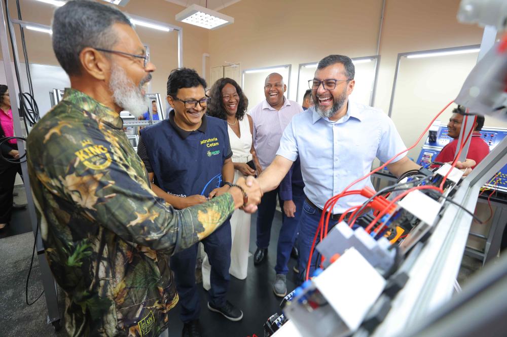 Wilson Lima abre ano letivo para 40 mil alunos do Cetam, destacando avanço na qualificação