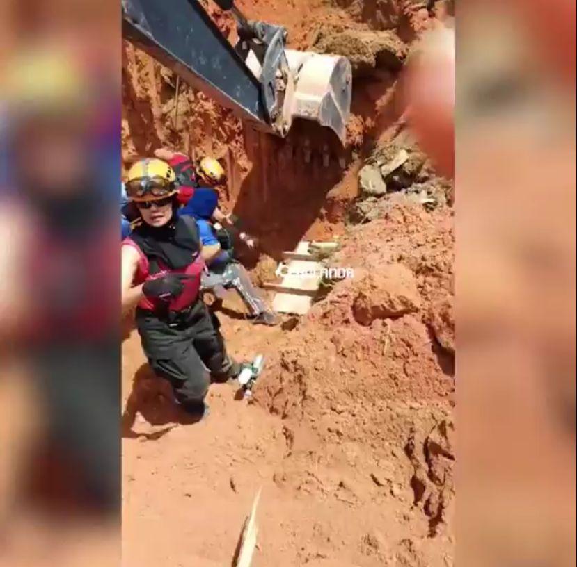 Funcionários de lava jato são soterrados após desbarrancamento em Manaus