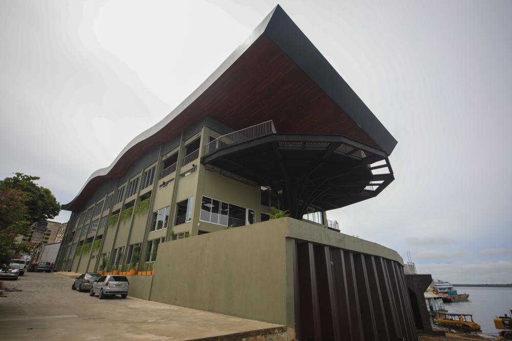 Prefeito David Almeida entrega hoje (04) mirante Lúcia Almeida com oferta de serviços e 11 operações comerciais