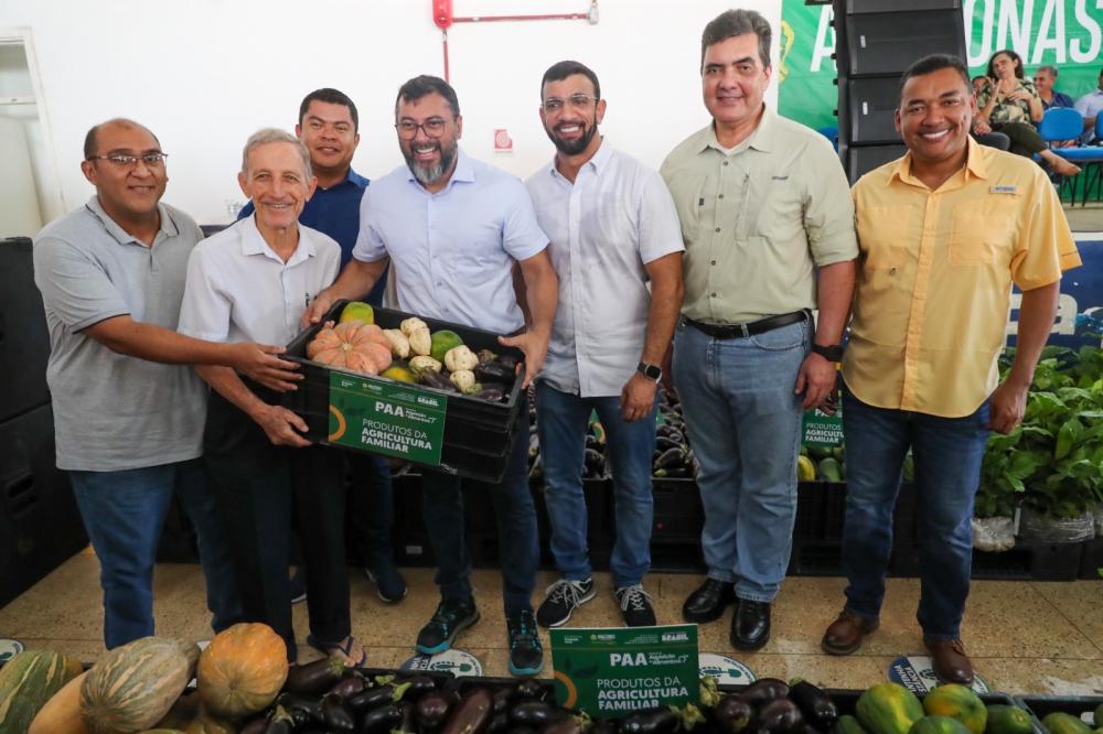 Wilson Lima reforça setores primário e social de Careiro Castanho com entregas que somam mais de R$ 7 milhões