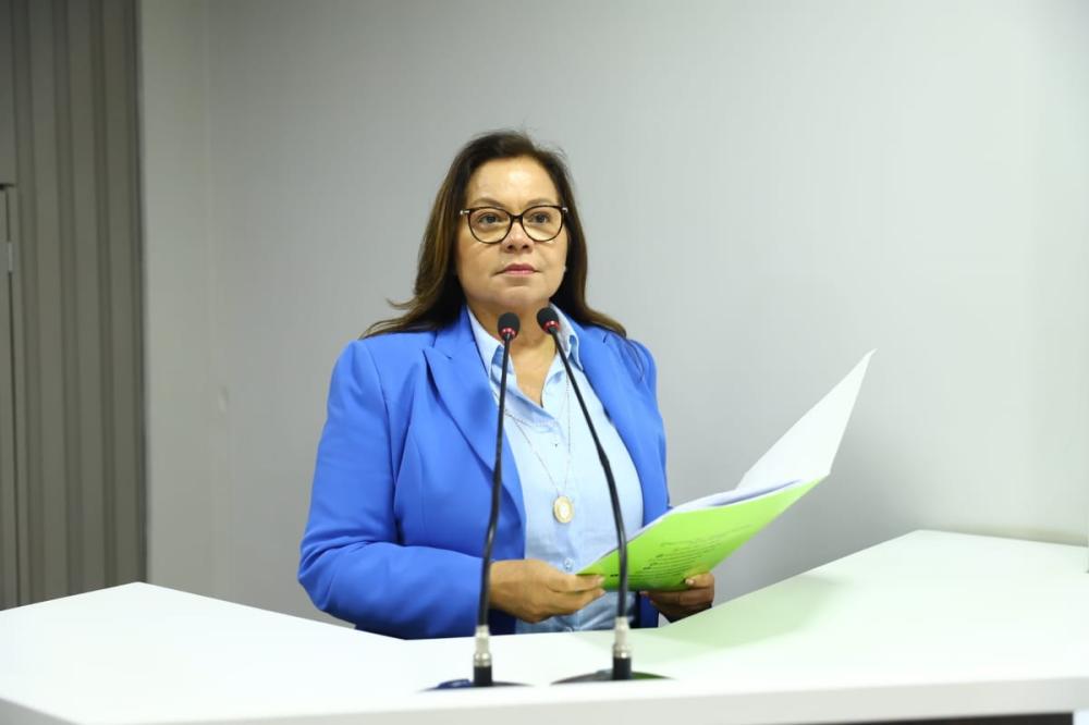 Márcia Baranda reivindica promoção da transparência ativa e dados abertos nas escolas públicas de Parintins