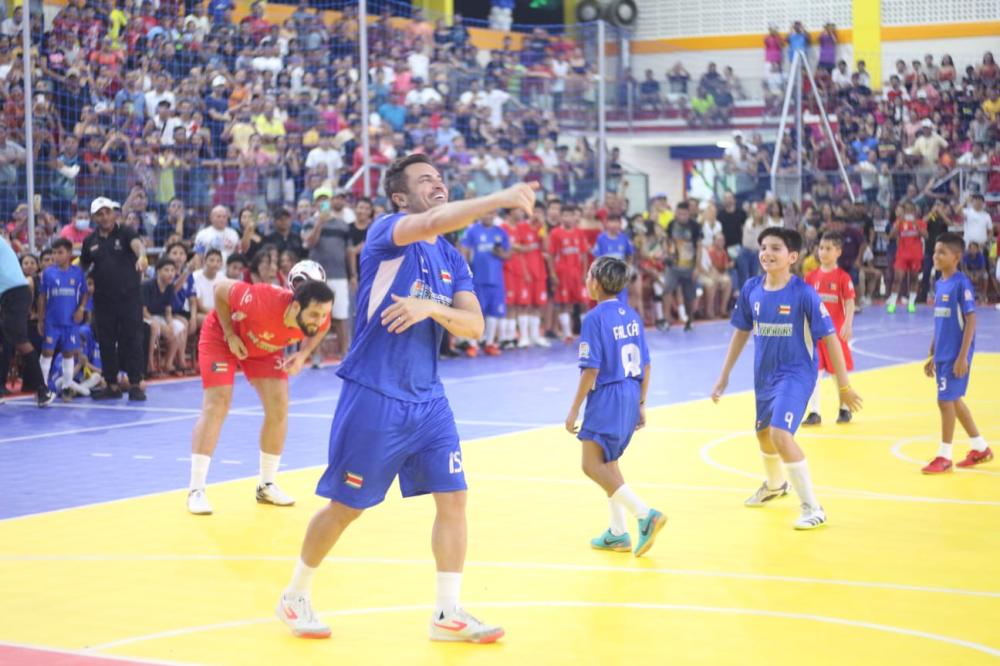 Com show de Falcão e o ex-bbb Matteus, Parintins ganha arena olímpica mais moderna do interior do Amazonas