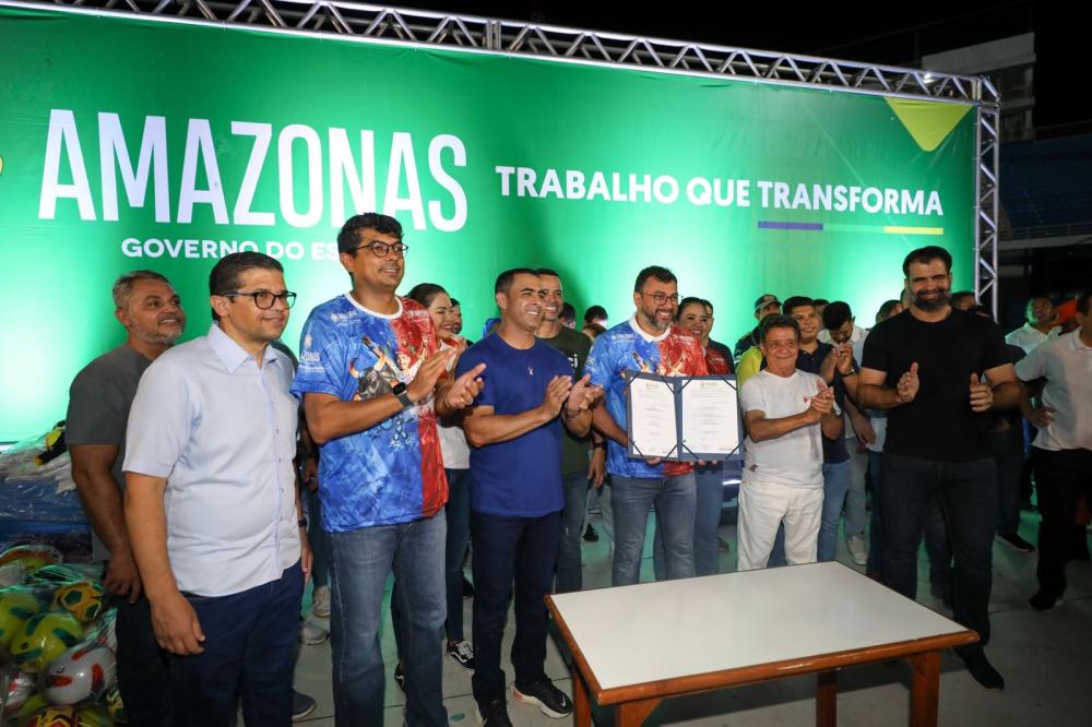 Bois Caprichoso e Garantido firmam compromisso para aderir à reciclagem durante Festival de Parintins