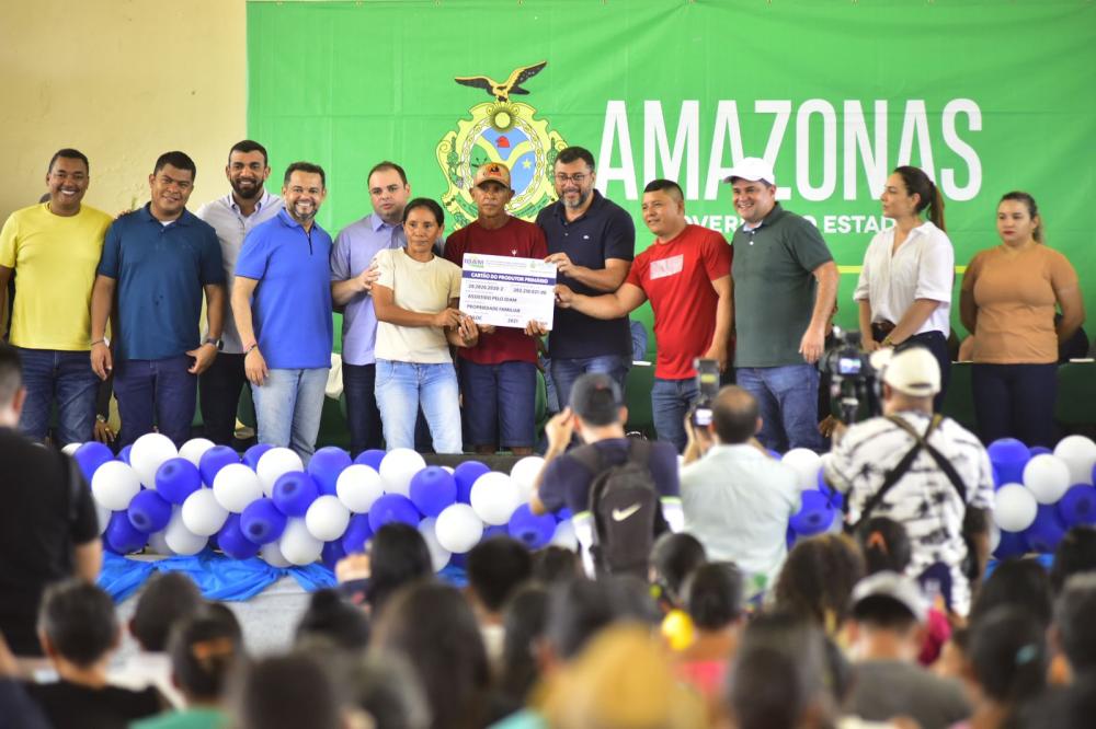 Em Barreirinha, Wilson Lima reforça setor rural e entrega fomentos para incentivo à economia local