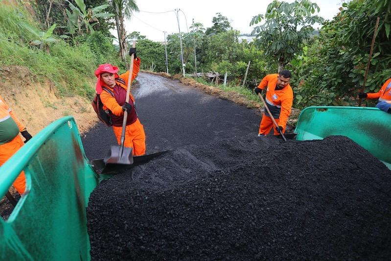Prefeitura de Manaus inicia o asfaltamento das ruas na comunidade Coliseu 3, na zona Leste