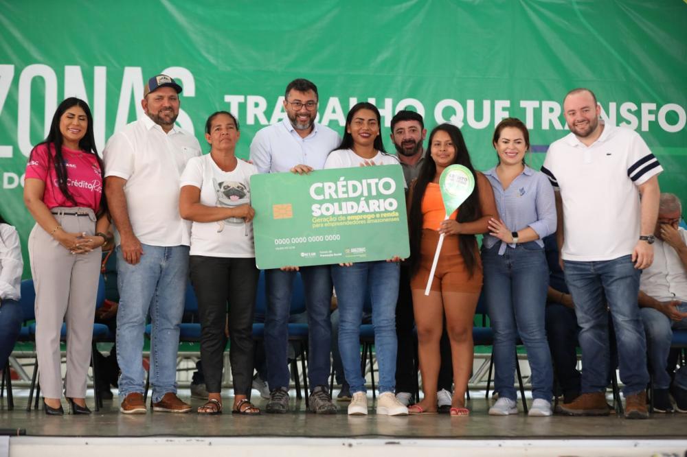 Em Tefé, Wilson Lima faz entregas que totalizam R$ 2 milhões aos setores social e primário da cidade