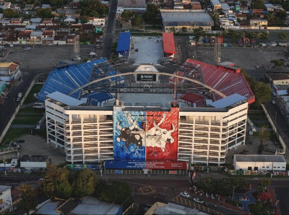 Parintins: Junho de festa, rivalidade e celebração cultural no coração da Amazônia