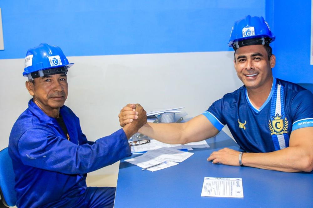 Caprichoso cumpre acordo e efetiva mais uma parcela de pagamento dos artistas