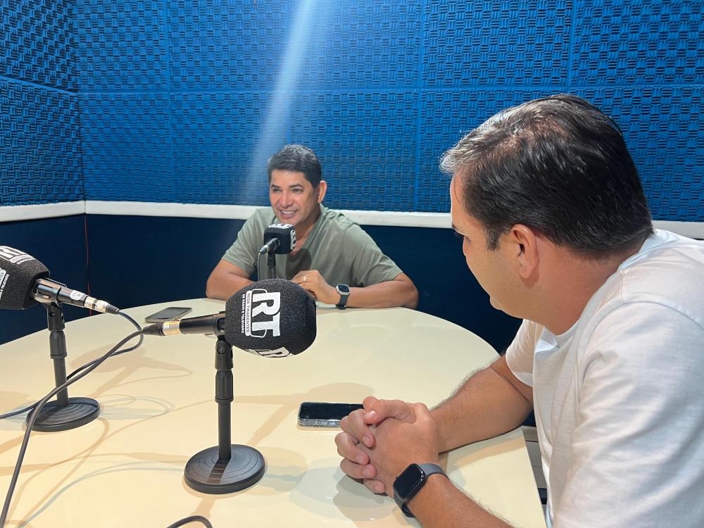 Bi Garcia dá boas-vindas aos turistas e destaca ações da prefeitura em Parintins