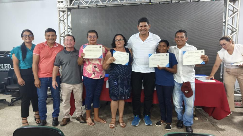 Prefeitura de Parintins efetiva 75 agentes comunitários de saúde e de endemias