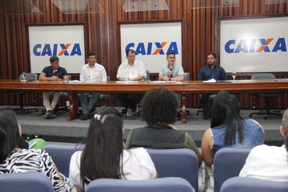 David Almeida assina construção de 960 unidades habitacionais com apoio de Braga no Minha Casa, Minha Vida