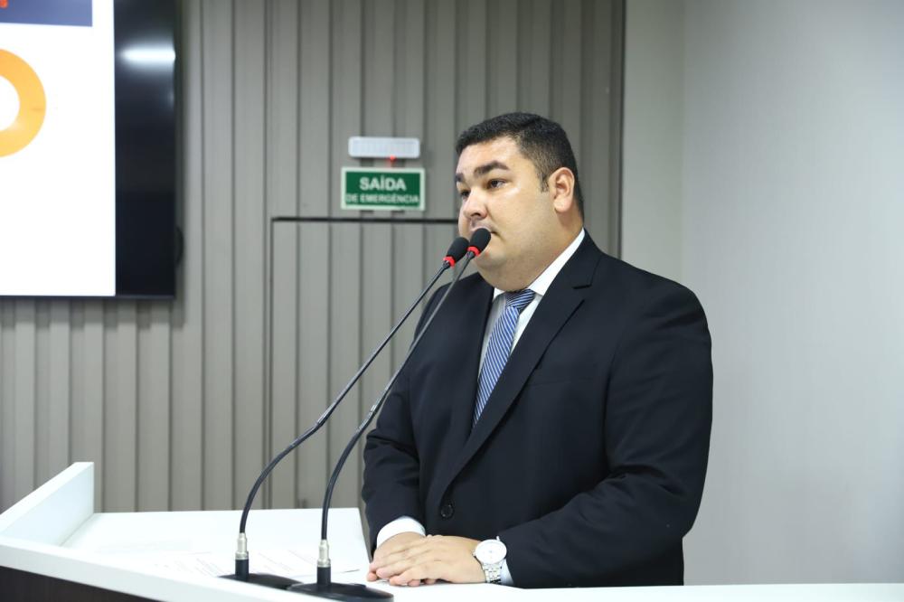 Alex Garcia propõe lei para proibir queimadas em Parintins e proteger saúde pública e meio ambiente