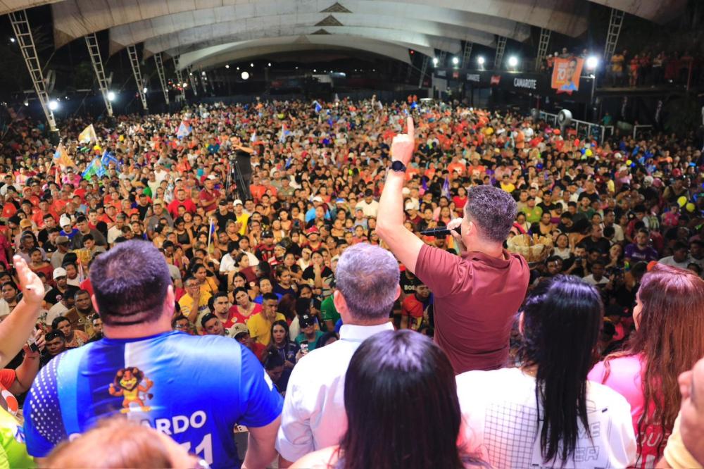 David Almeida reúne mais de 10 mil pessoas em grande reunião na zona Oeste de Manaus
