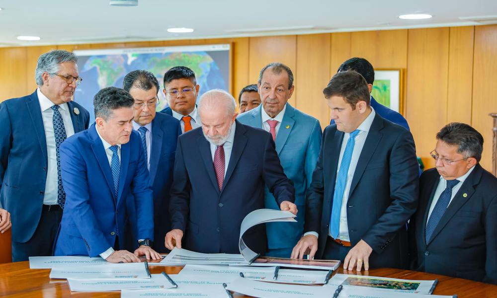 Lula anuncia R$ 495 milhões para mobilidade em Manaus após reunião com David e bancada do AM