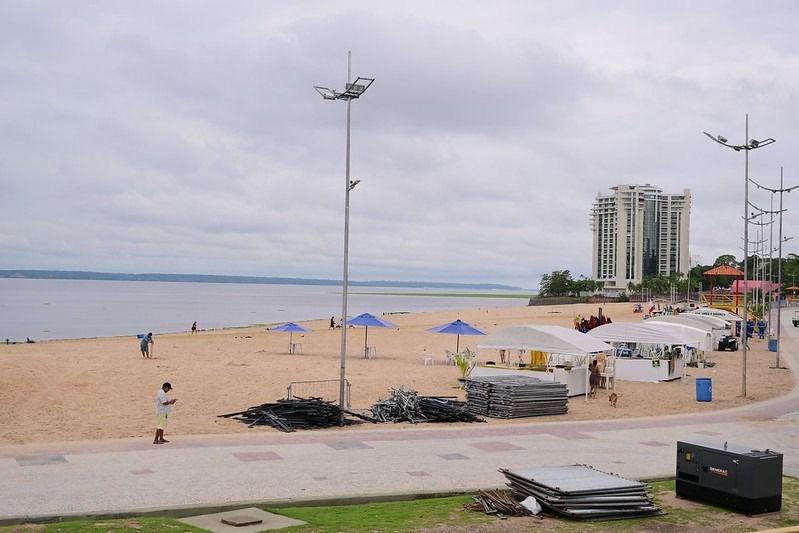 Prefeito David Almeida libera praia da Ponta Negra para banho até as 17h
