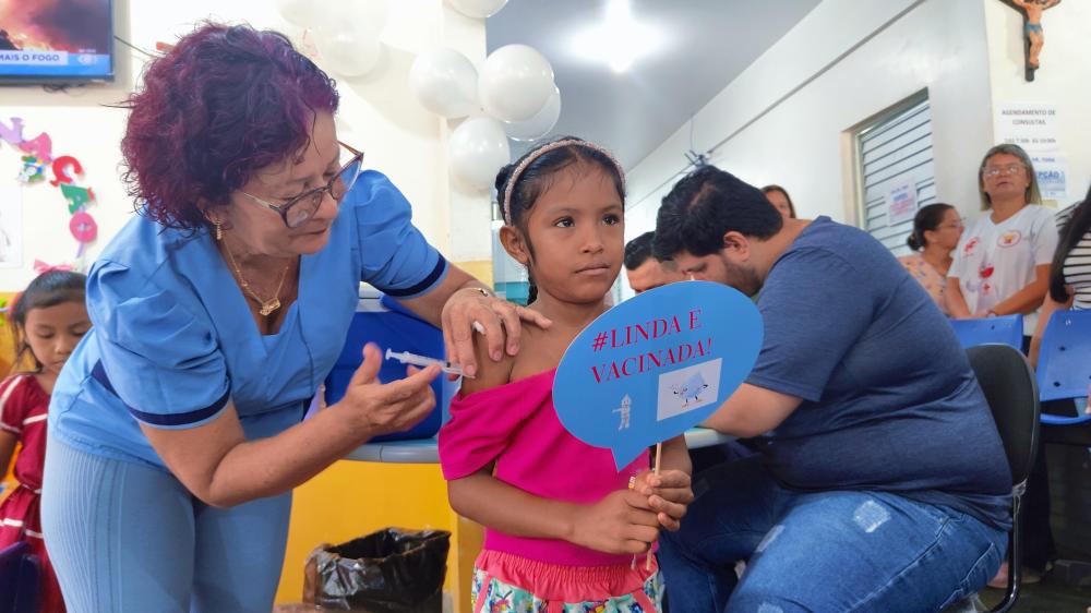 Com meta de 90%, Parintins abre oficialmente campanha de vacinação antes do retorno escolar