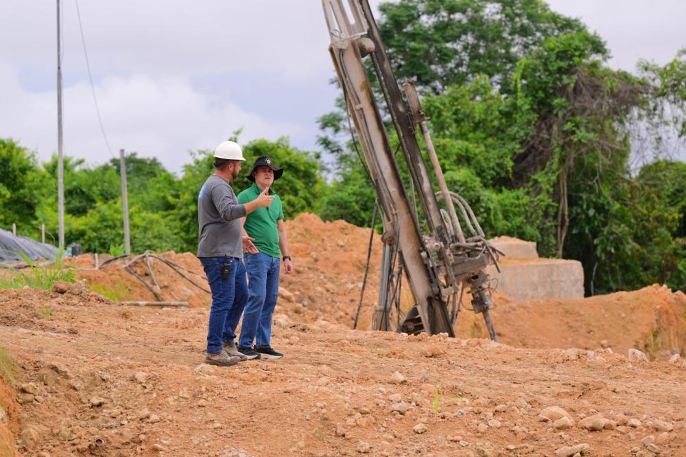 Prefeito David Almeida vistoria obras do Parque Encontro das Águas em Manaus