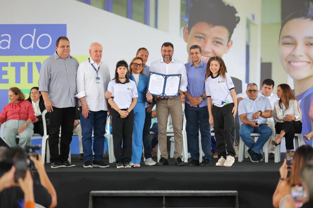 Governador Wilson Lima inicia ano letivo com projeto para inserção de estudantes no mercado de trabalho