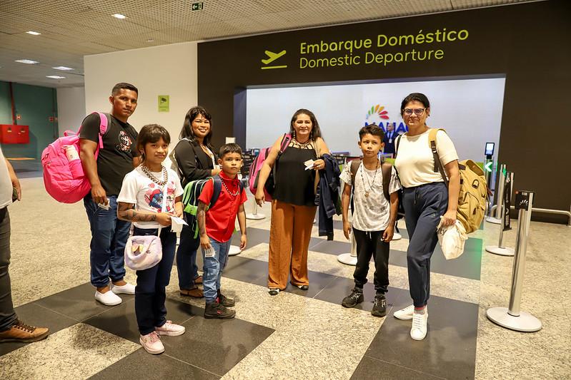 Alunos de escola indígena de Manaus viajam a Brasília para receber 'Selo Ouro de Alfabetização’