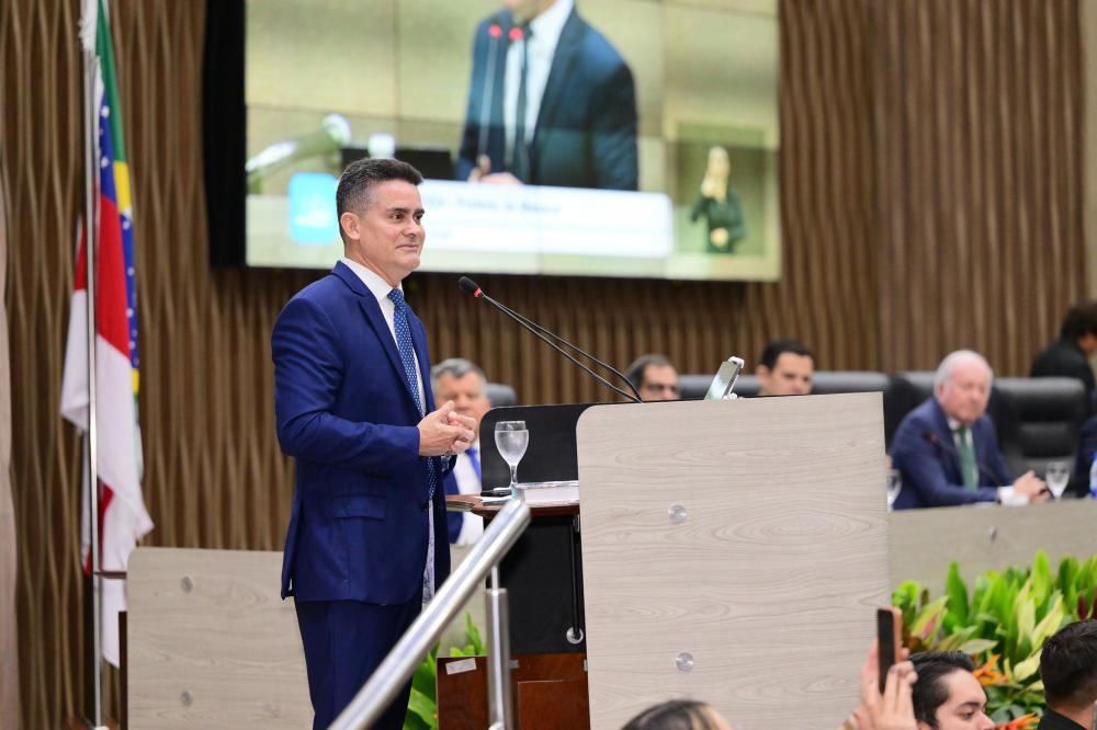 David Almeida entrega Mensagem Governamental na CMM, destacando avanços e prioridades em Manaus