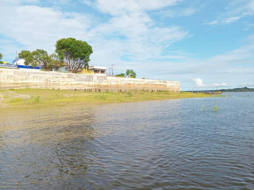 Governo do AM conclui recuperação da orla de Nhamundá com investimento de R$ 10,5 milhões