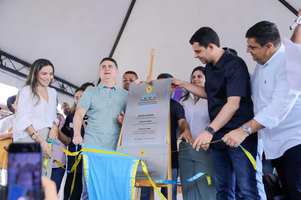 Prefeito David Almeida inaugura 12ª unidade do 'Prato do Povo' na Feira da Panair
