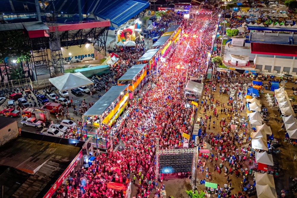 Parintins divulga horários dos desfiles do Carnailha e Carnaboi 2025; evento espera 40 mil pessoas