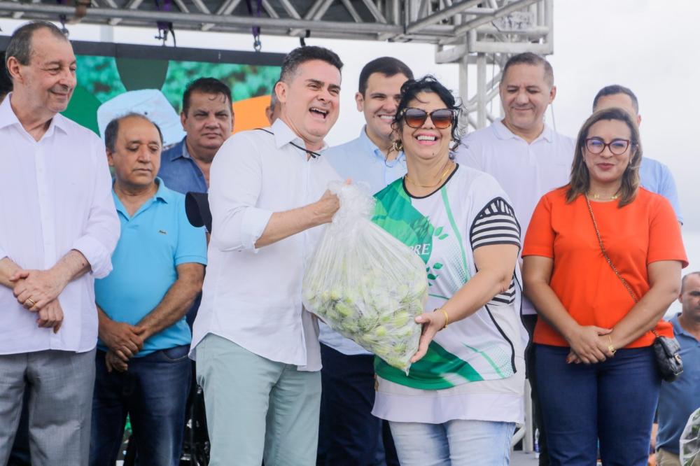 Prefeito David Almeida realiza entrega do PAA e fortalece a agricultura familiar em Manaus