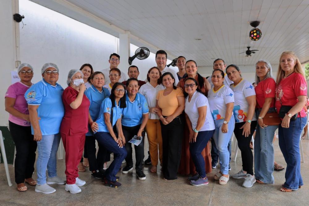 Vereador Fábio Cardoso realiza ação social em homenagem ao Dia Internacional da Mulher em Parintins