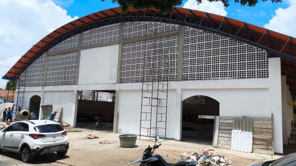 Com emenda do deputado Saullo Vianna, construção do ginásio do Colégio do Carmo segue avançando