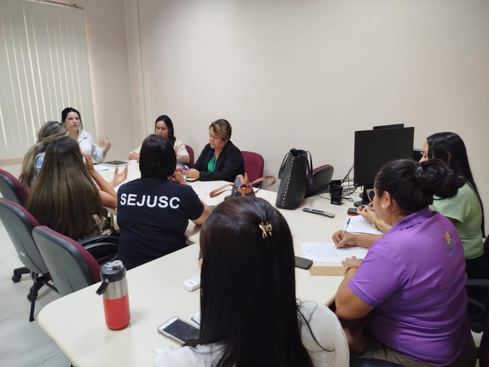 MP-AM reúne prefeitura, governo estadual e iniciativa privada para projeto de assistência a mulheres em Parintins