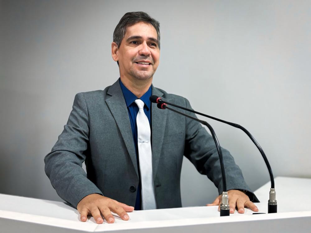 Vereador Julvan Medeiros reivindica melhoria e limpeza do Estádio Tupy Cantanhede