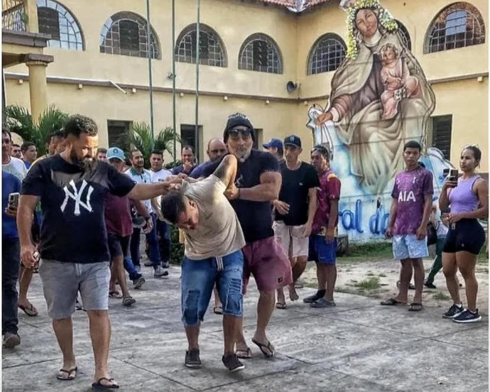 Homem esfaqueia mulher e se esconde em escola em Parintins