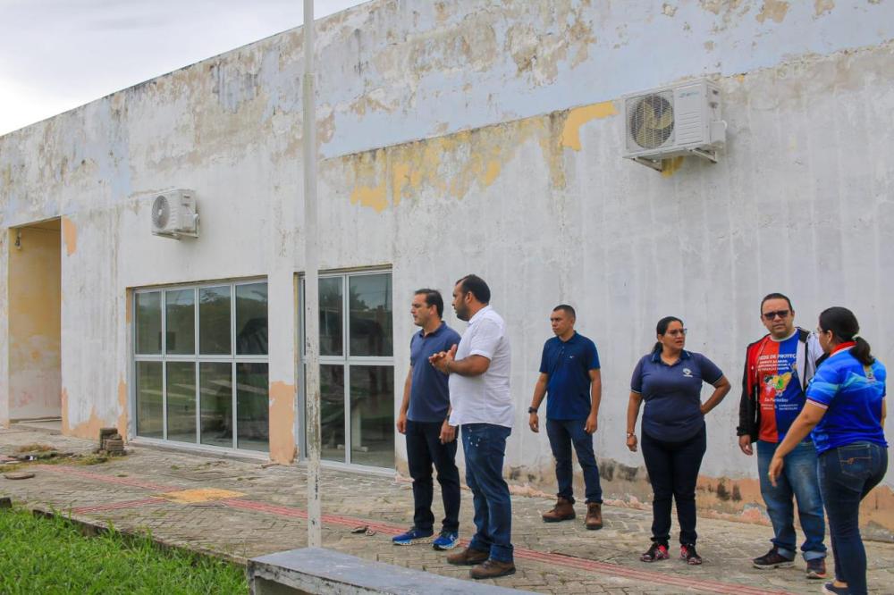 Prefeito Mateus Assayag acompanha obras da Estação Cidadania, no bairro União