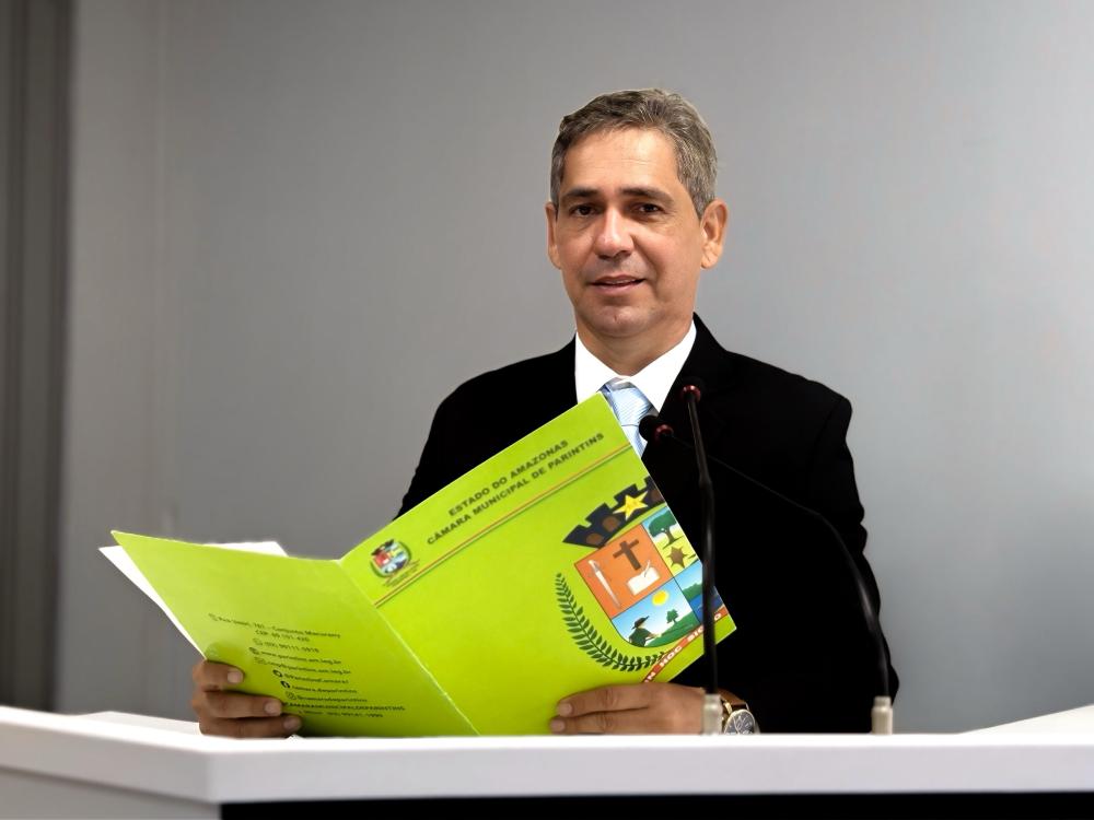 Julvan Medeiros defende investimentos culturais e infraestrutura esportiva em Parintins