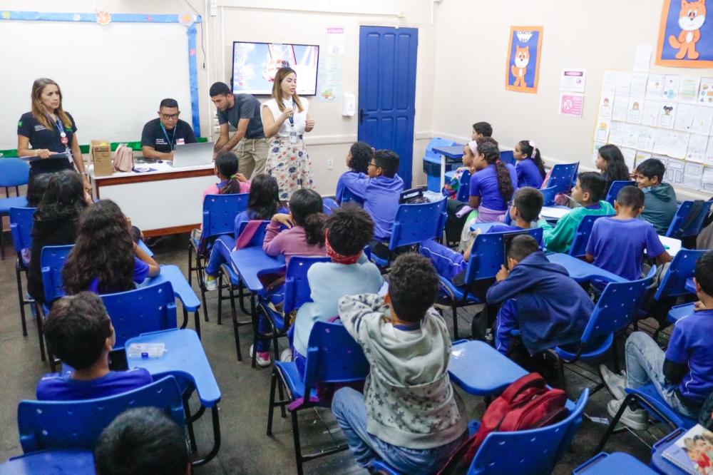 Sejusc realiza dinâmicas e palestra sobre direitos da mulher para crianças da zona oeste de Manaus