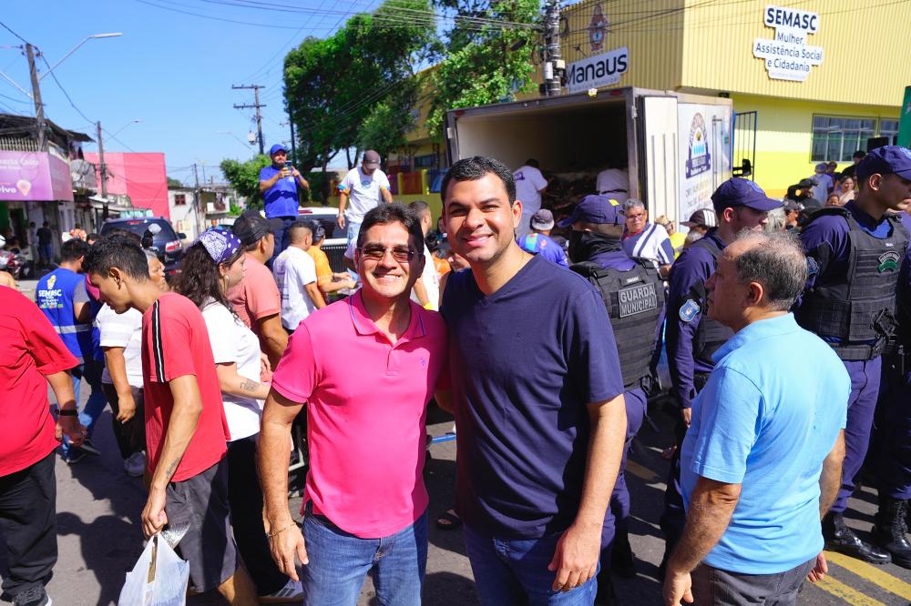 Vereador Jander Lobato participa da entrega de peixes a famílias na Semana Santa em Manaus
