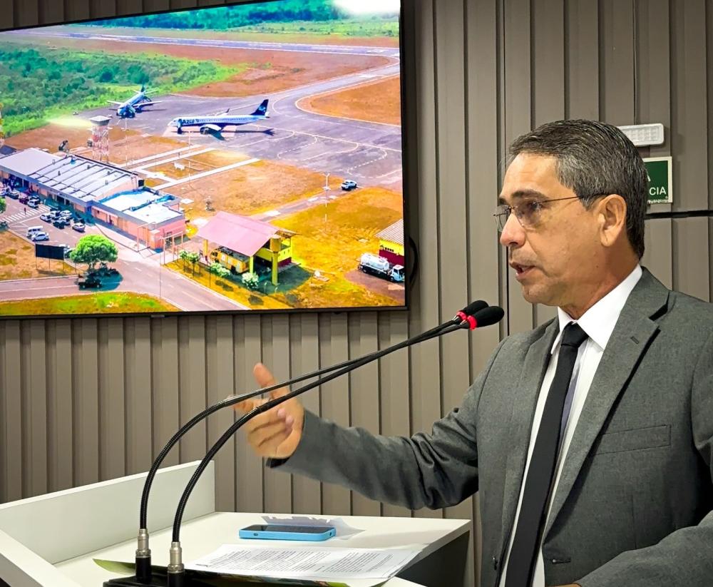Julvan Medeiros critica preço abusivo de passagens aéreas antes do Festival Folclórico de Parintins